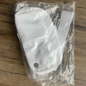 Lululemon Athletica Everywhere Belt Bag